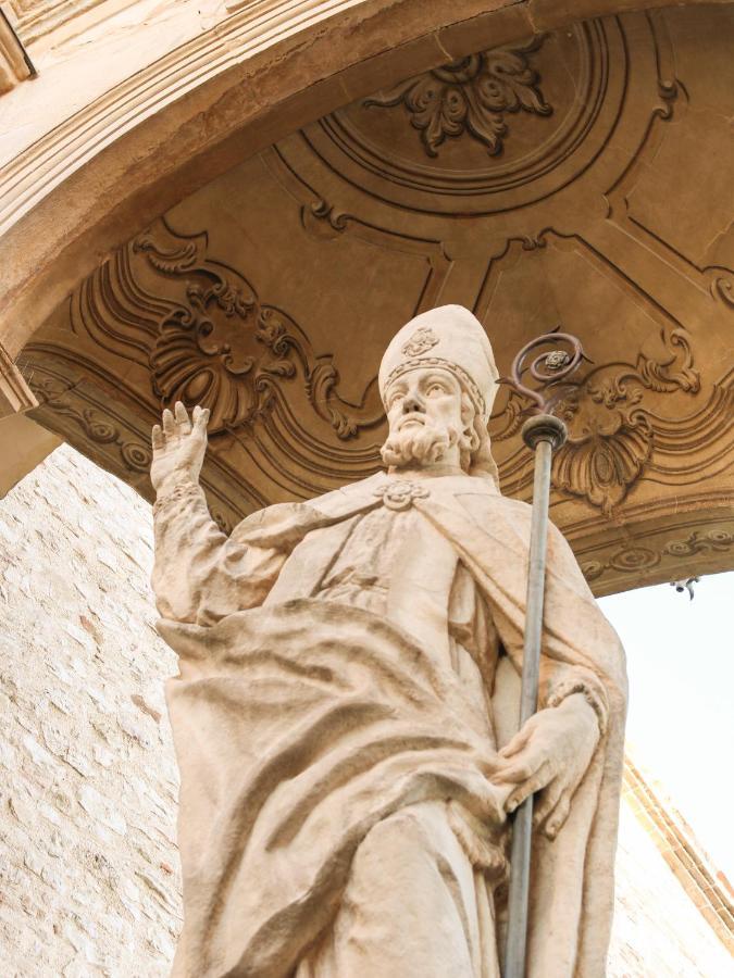Appartamento Casa Armanni - La Tua Casa Di Pietra Gubbio Esterno foto