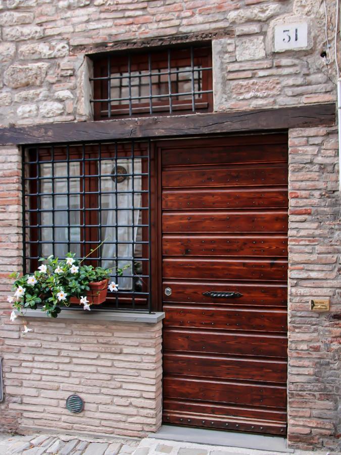 Appartamento Casa Armanni - La Tua Casa Di Pietra Gubbio Esterno foto