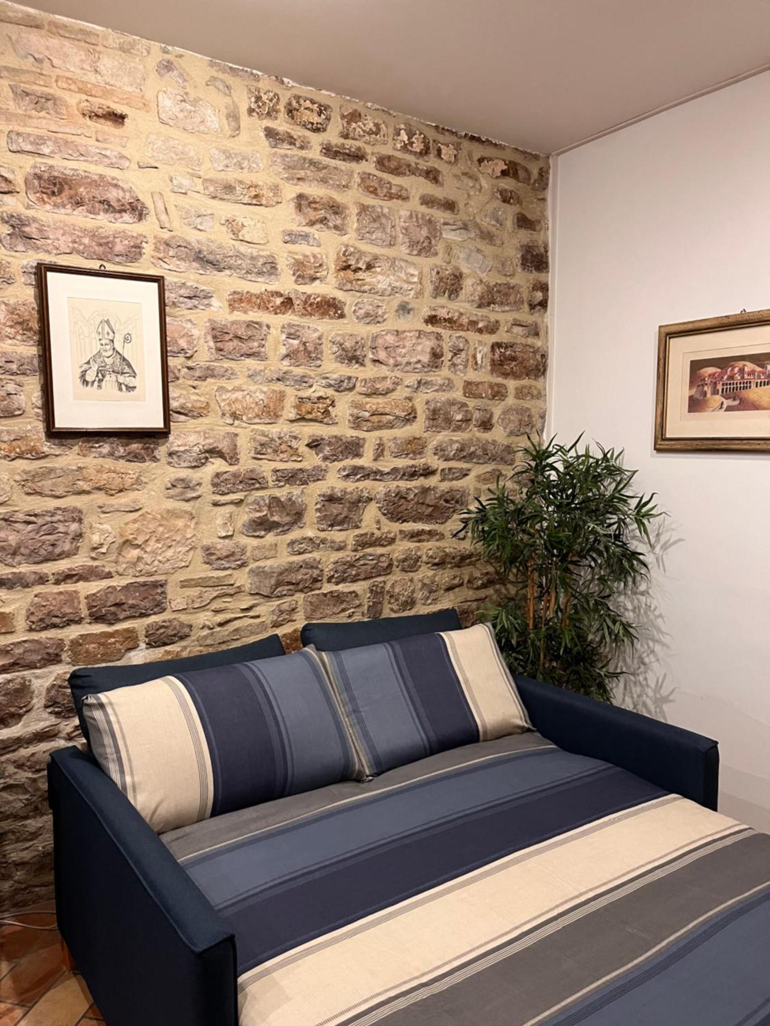 Appartamento Casa Armanni - La Tua Casa Di Pietra Gubbio Esterno foto